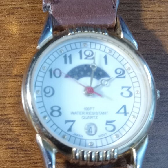 White Stag ladies MOON PHASE watch. - Picture 2 of 9
